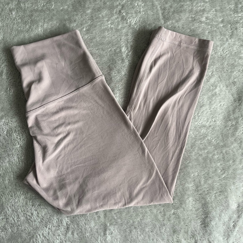 Lululemon Align High-Rise Crop Leggings 21” size 6 in Smoky Blush